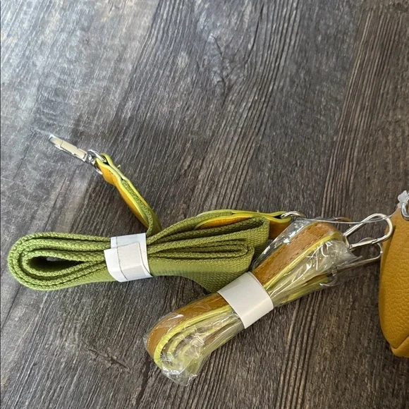 Le Miel vegan Mustard Mini Bag - Picture 2 of 7